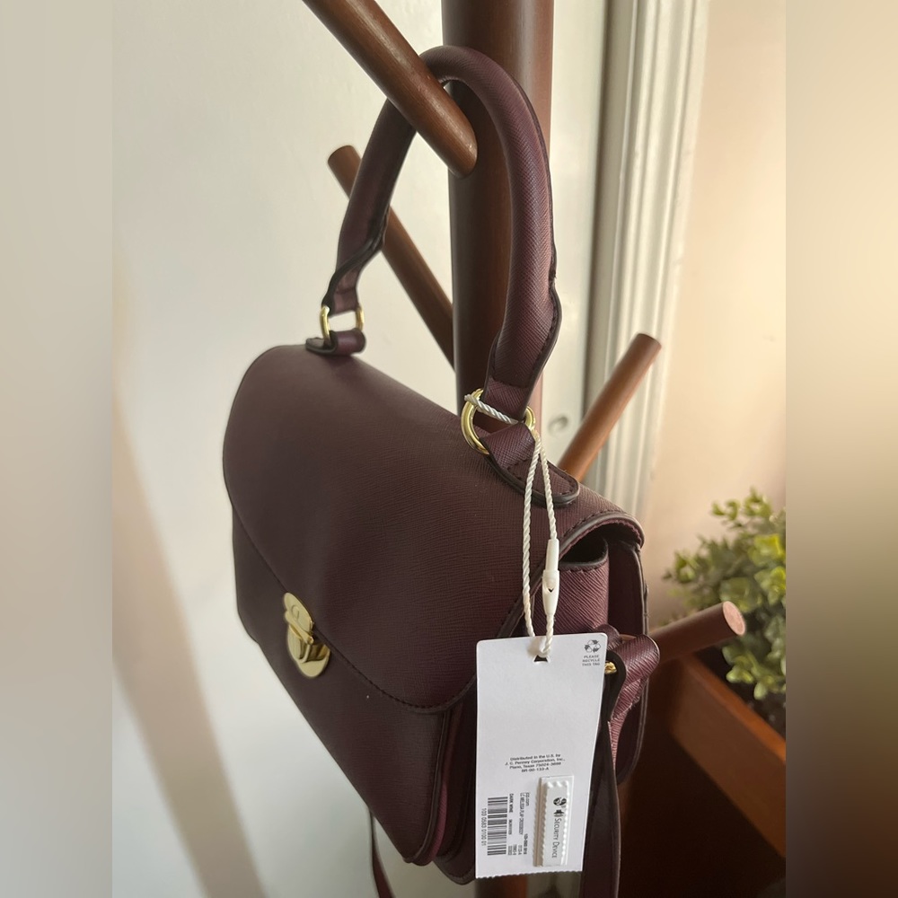 Liz Claiborne - Melissa Flap Crossbody